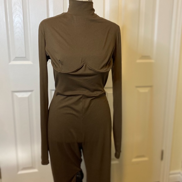 BROWN JUMPSUIT - Picture 2 of 4
